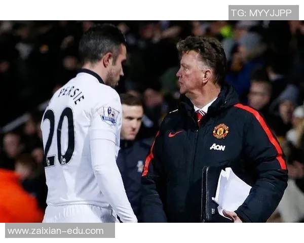 曼联球迷高唱告别范加尔,感谢他对球队的贡献 曼联球迷高唱告别范加尔,感谢他对球队的贡献