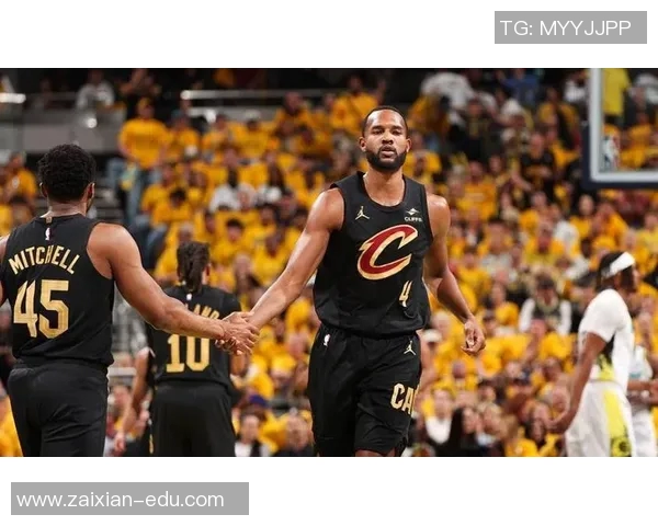 爵士逆转勇士，米切尔砍下全场最高得分，点燃全场激情